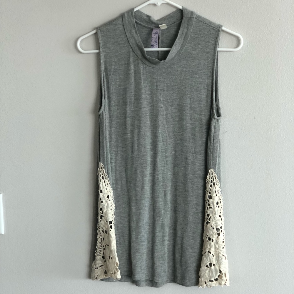 Sleeveless Mock-neck Top